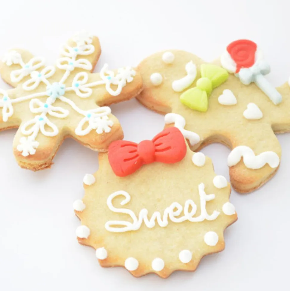 Seau 18 emporte-pièces de Noël pour biscuits et sablés