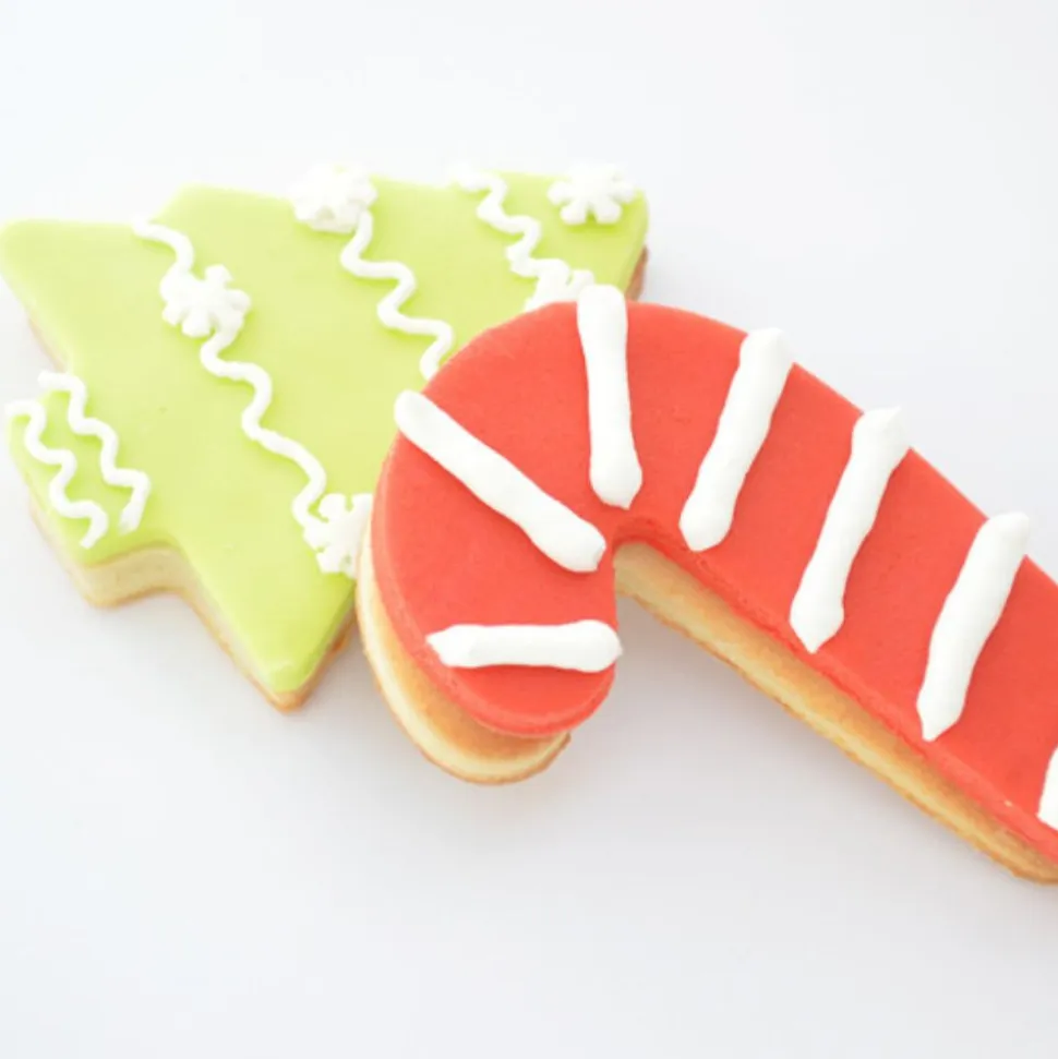 Seau 18 emporte-pièces de Noël pour biscuits et sablés